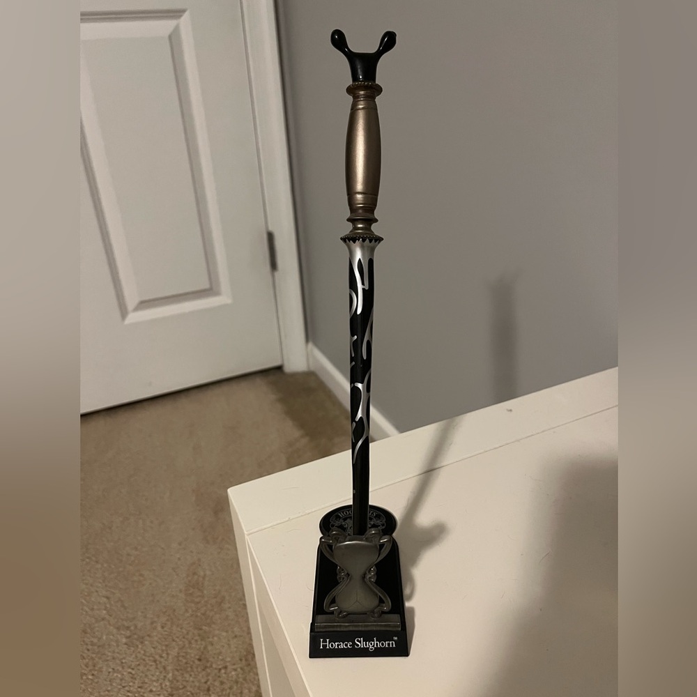 Horace Slughorn Wand and Stand from Harry Potter